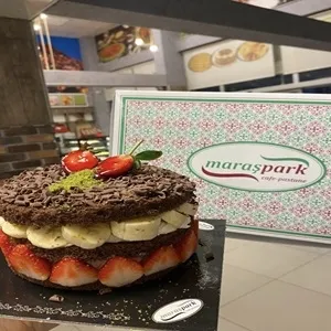 Muzlu Çilekli Yaş Pasta