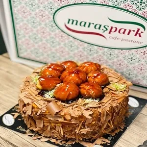 Profiterollu karamelli Yaş Pasta